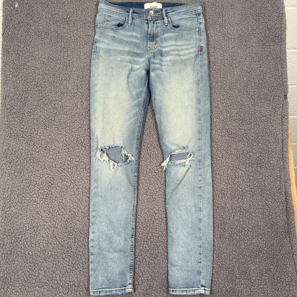BDG Jeans Mens 31x32 Skinny Stretch Distressed Light Wash Blue Denim Knee Rips